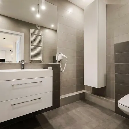 Tower Apartment *