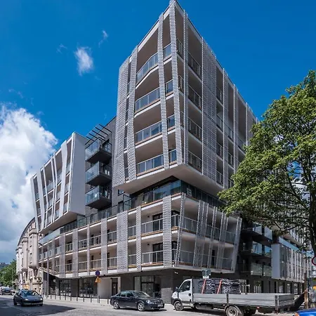 Tower Apartment *